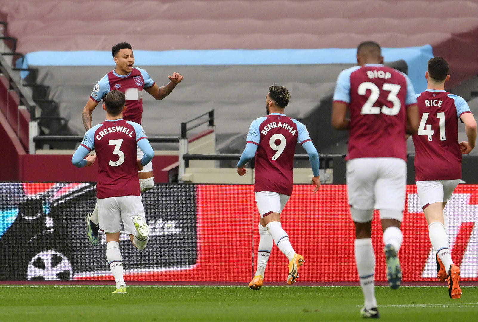 波兰中场的 波兰中场的